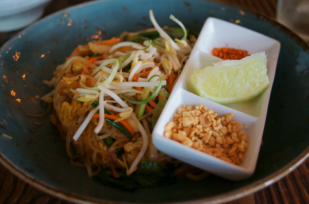 Northern Vegetarian Pad Thai at Khong River House 