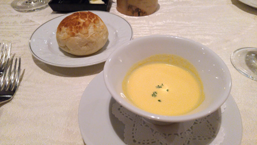 Hokkaido Corn Soup with Dutch Bread