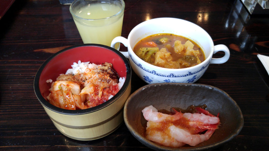Japanese Curry, Shrimp Sashimi, and Kimchi with Rice