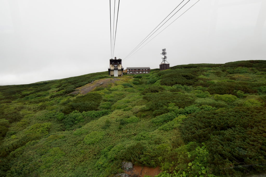 Taking the Asahidake Ropeway to Sugatami Station 